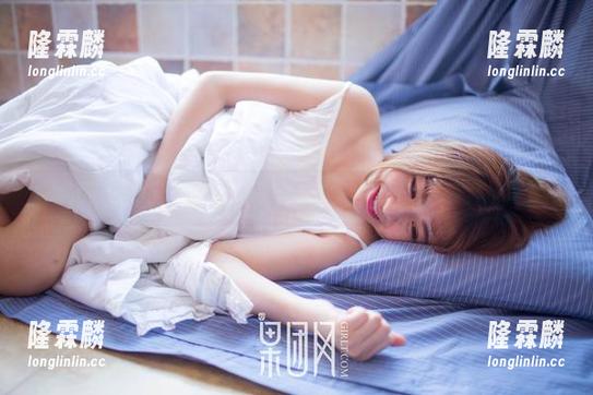 果团网-莫雅淇 果团网 - 又是一个无聊的日子,幸好有莫雅淇的少女作品陪着。