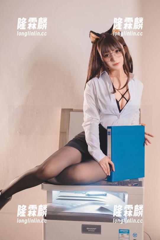 桜井宁宁 最新套图:桜井宁宁和她的“白猫”间那点儿事
