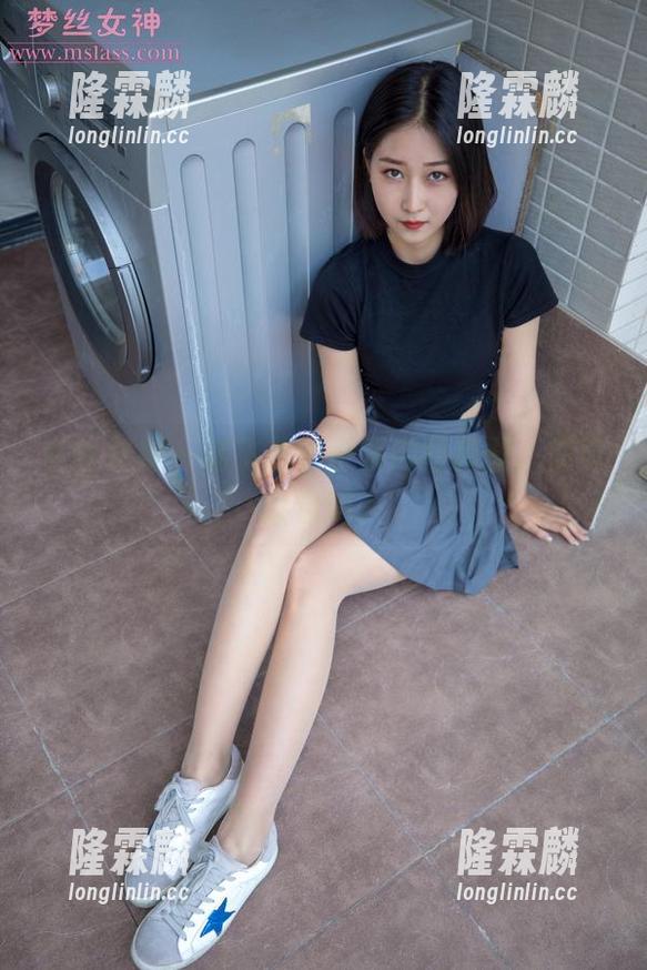 梦丝女神 - 韩飞儿的粉系肉丝套图，你真敢看吗？