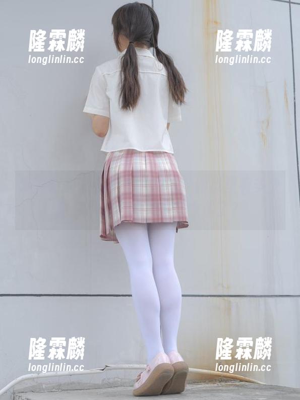 森萝财团 - 甜米毛衣写真，网盘里有多少隐藏小心思啊，也是太迷了？