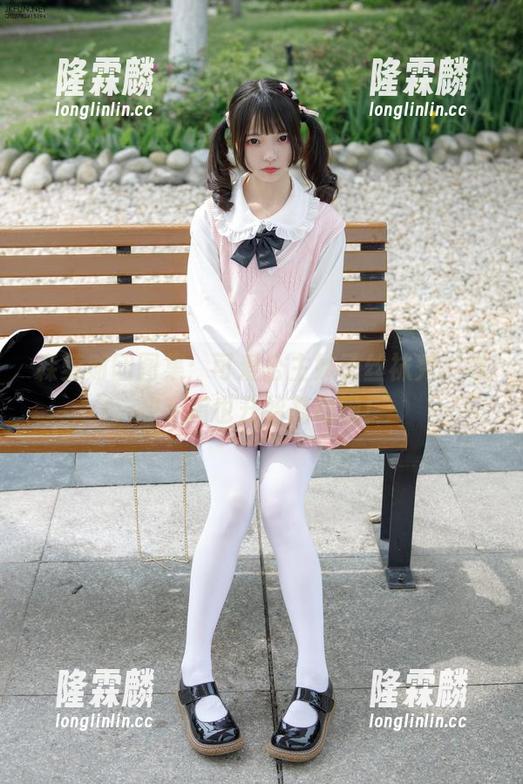 森萝财团 森萝财团图集:可爱公主妹子丝袜秀,我的手指也开始舞动啦!