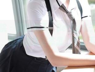 模范学院 – 福利来了，Betty林子欣的连衣裙，图片里这姿态怎么可能不看！