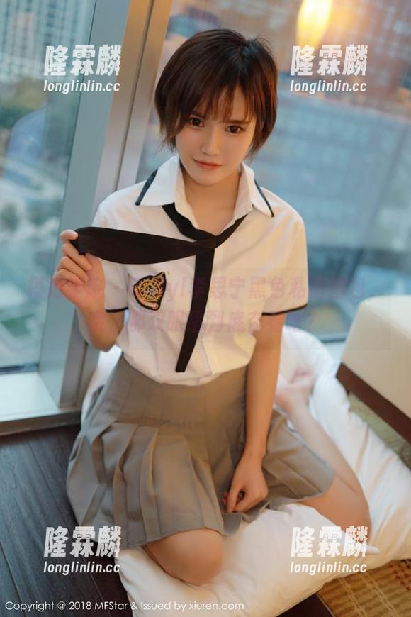 模范学院 - SiByl李思宁黑色私拍图包，哦，那双眼睛到底在看啥？