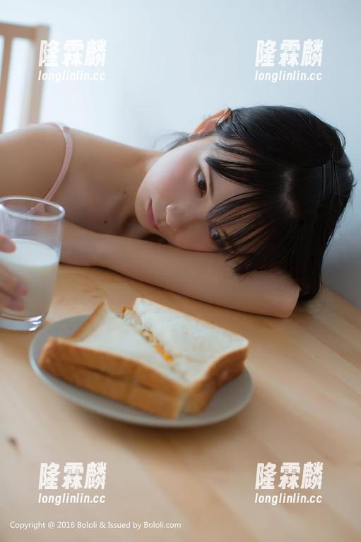 波萝社-王语纯 波萝社 - 王语纯的泳装写真——我在这组美图里找到了泳池派对的灵魂!