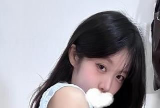 微密圈 – 众里寻TA千百度，竟是火龙果羊的黑连体吊带福利图片，hipster款必备呀！
