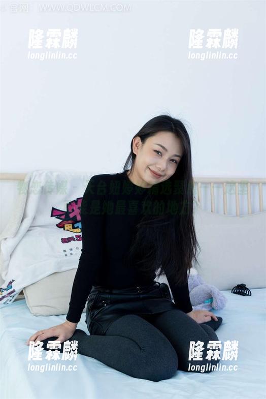 物恋传媒 - 天台妞婷婷精选聚焦——这里可能是她最喜欢的地方？