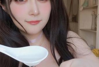 白银81的折耳狗写真，原图里的氛围太有爱了！