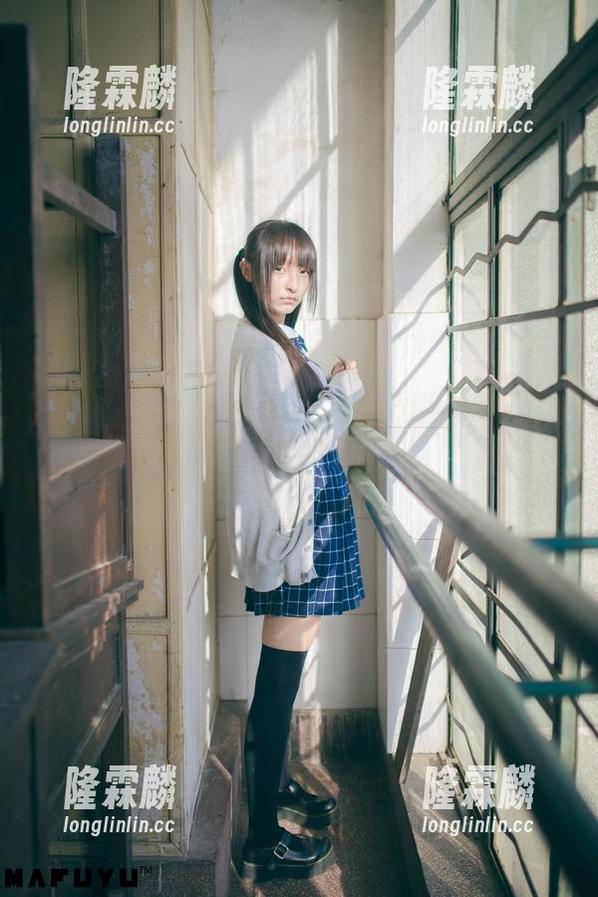神楽坂真冬 走出神楽坂真冬的校服,观看这凹凸有致的作品