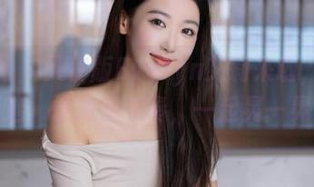 秀人网 – 天使版Evelyn艾莉来啦,套图精选,快跟上节奏,一起晃一晃!