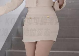 秀人网 – KOKO可可的海边高清写真:这些波浪,跟她的姿态一样不服输!