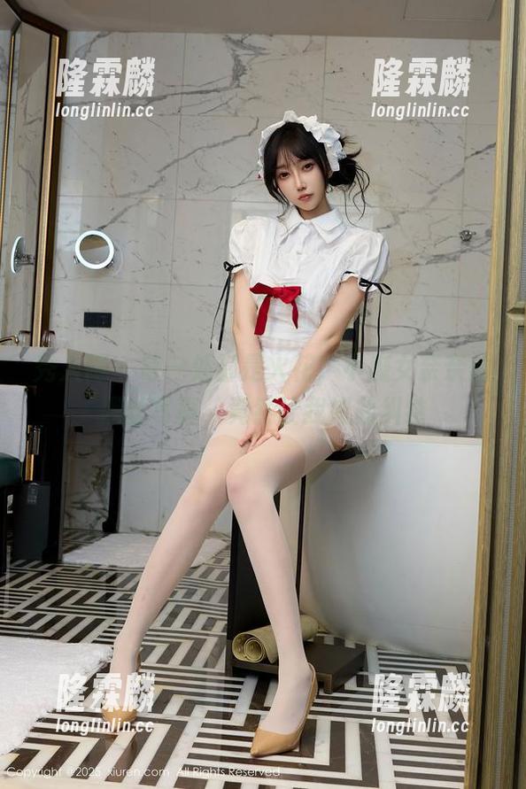 秀人网-小魔女奈奈 秀人网 - 每一处都是火花,小魔女奈奈的黑丝写真,竟然让我如此纠结