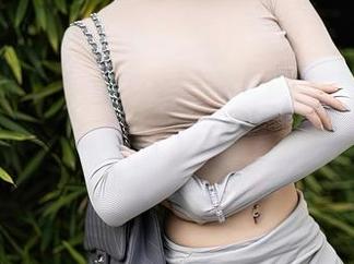 秀人网 – 杨幂幂新照登场!这“美足”写真真是目光无法抗拒的美图啊!