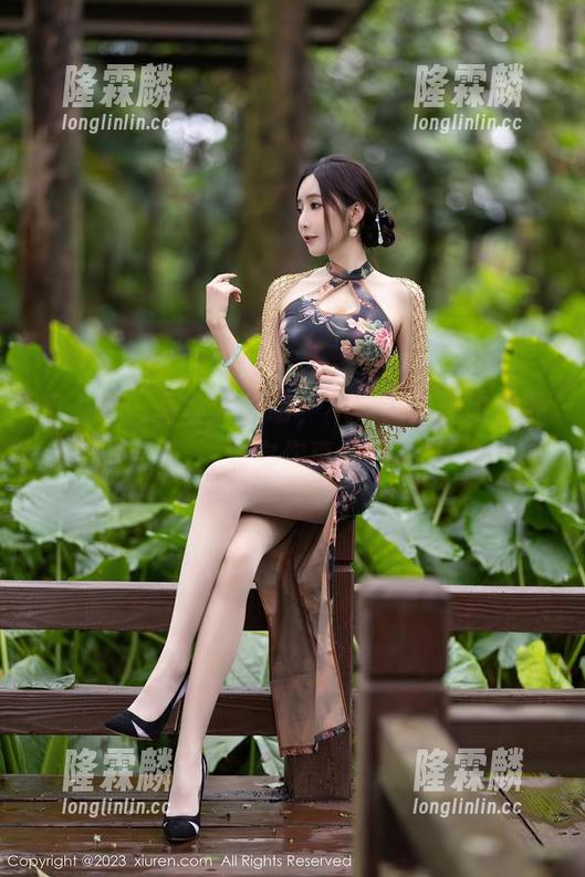 秀人网-灿宝 秀人网 - 写真叫透明,不如说是放飞自我,灿宝你真敢。