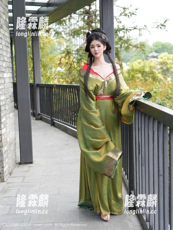 秀人网 - 苏可er秘境：不止是秘书，原图里添点小趣味！