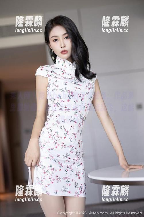 秀人网-雨儿baby 秀人网 - 雨儿baby的吊带线条:作品集里那轮廓,竟让我恍惚间思绪乱飞,这能理解吗?