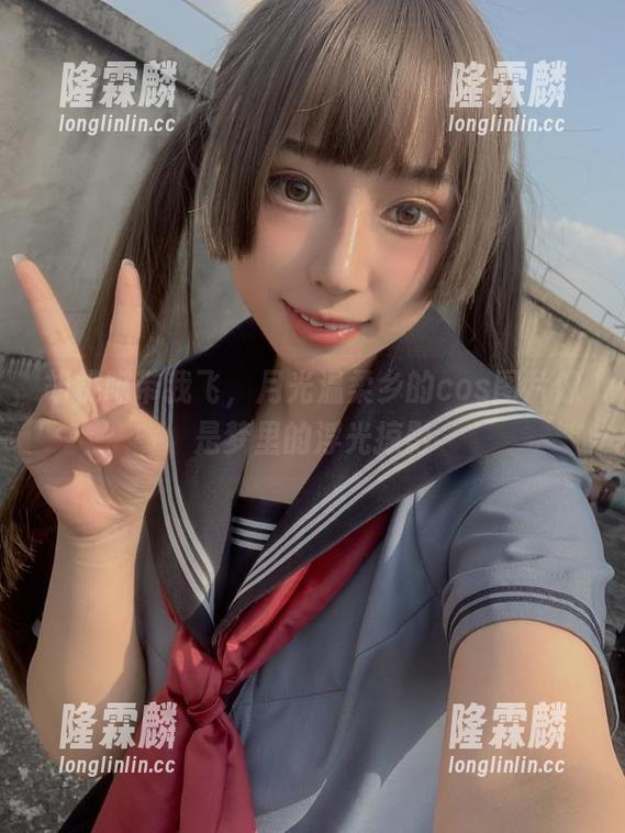 胡桃喵 胡桃喵带我飞,月光温柔乡的cos图片像是梦里的浮光掠影