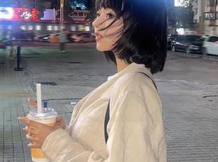 高清图册:舞小喵变身秘书,日常被老板“打call”的趣事!