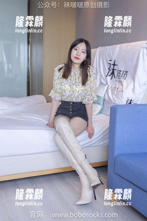 袜啵啵 - 熊熊的少女图集，高清到想捏屏幕！
