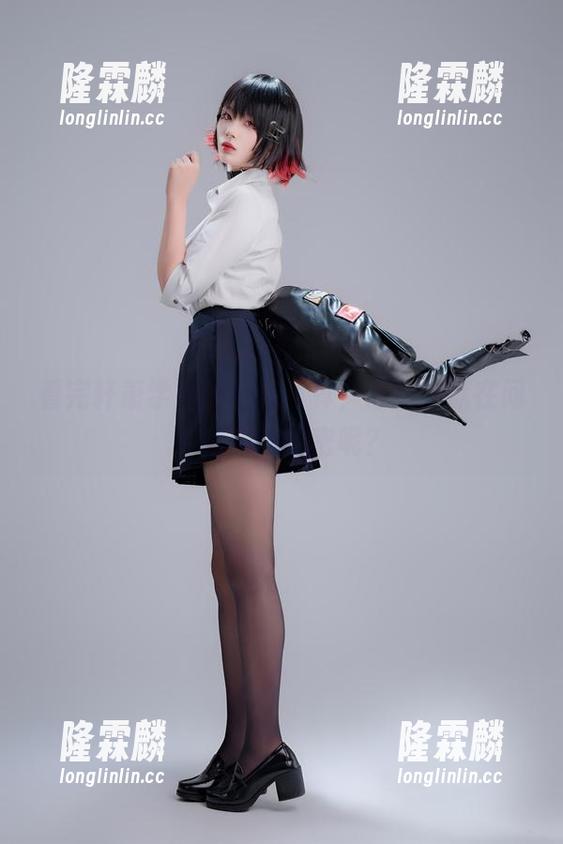 轩萧学姐 看完轩萧学姐的全套写真,心里默默在问:这算啥秘密呢?