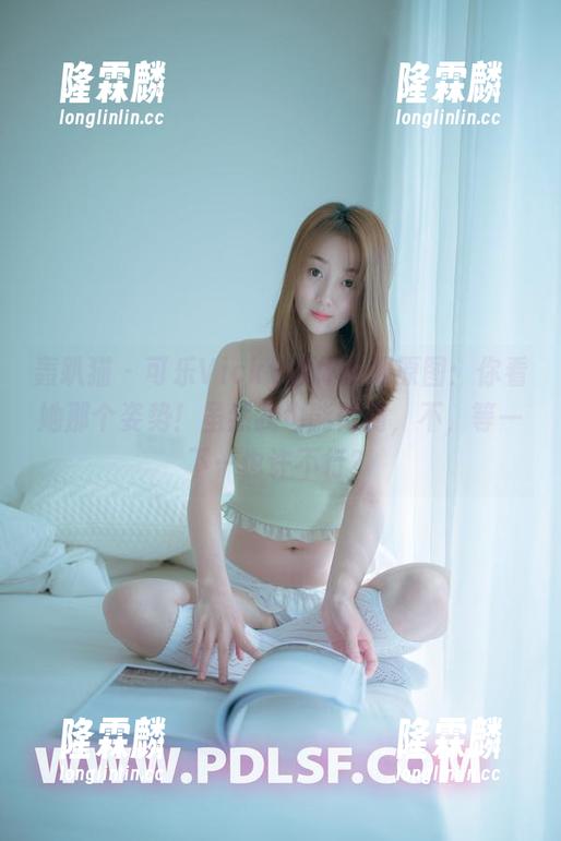 轰趴猫-可乐Vicky 轰趴猫 - 可乐Vicky的体操服原图:你看她那个姿势!虽然我也能做到,不,等一下…也许不行?