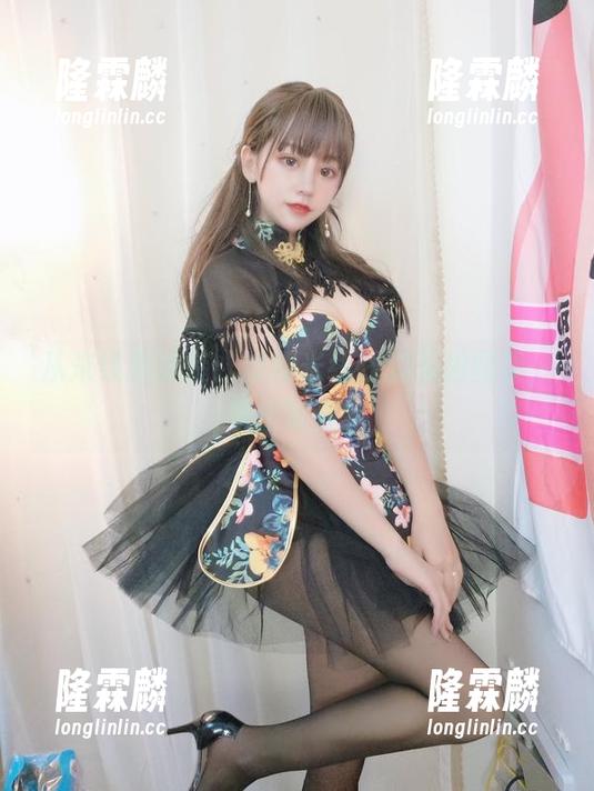 过期米线线 从米线到泳装:过期米线线的私拍图集,跳出常规!