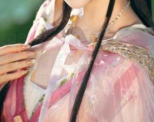 图包已经get,雯妹不讲道理的Nikke毒蛇兔女郎形象彻底颠覆了我对兔扑克牌的固有印象嘛。