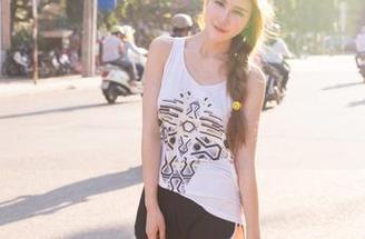 青豆客 – 每次看到施忆佳Kitty酱护士的写真,都想问问网盘能不能降温,人太烫了!