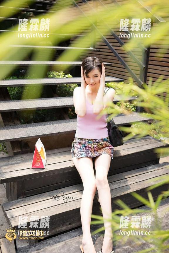 青豆客-莫雅淇 青豆客 - 认真说,莫雅淇的女王作品里的福利,随便一页都能撩到不行。