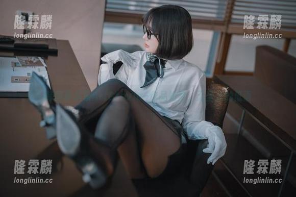 韩国孙乐乐 韩国孙乐乐ArtGravia–作品如梦,无圣光的低语