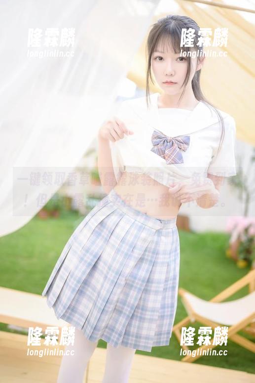 香草喵露露 一键领取香草喵露露泳装照片,免费到家!但是小露乱撞实在是…我说不清楚。