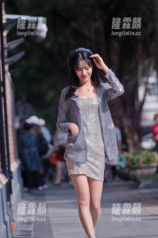 魔镜街拍-婷婷 魔镜街拍 - 原图内幕:黑丝与办公室文件的纠葛,婷婷的日常到底有什么特别?
