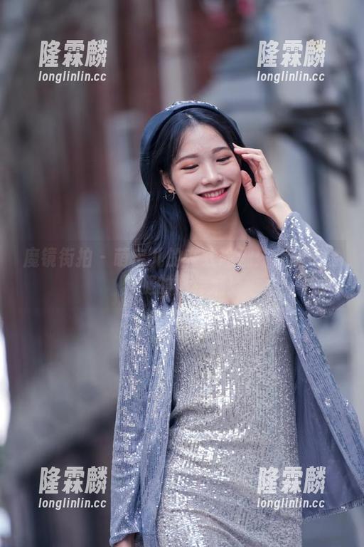 魔镜街拍-萌宝儿 魔镜街拍 - 萌宝儿的在线瑜伽:专治不会劈腿的情绪病!