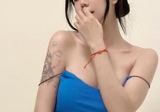 微密圈 – 鱼神鱼的最新动作：天使套图，注意别被画面勾走魂了哦！
